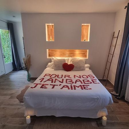 Suite De Charme Avec Jacuzzi Et Jardin Privatif Paris Au Calme Saint-Prix  Exterior foto