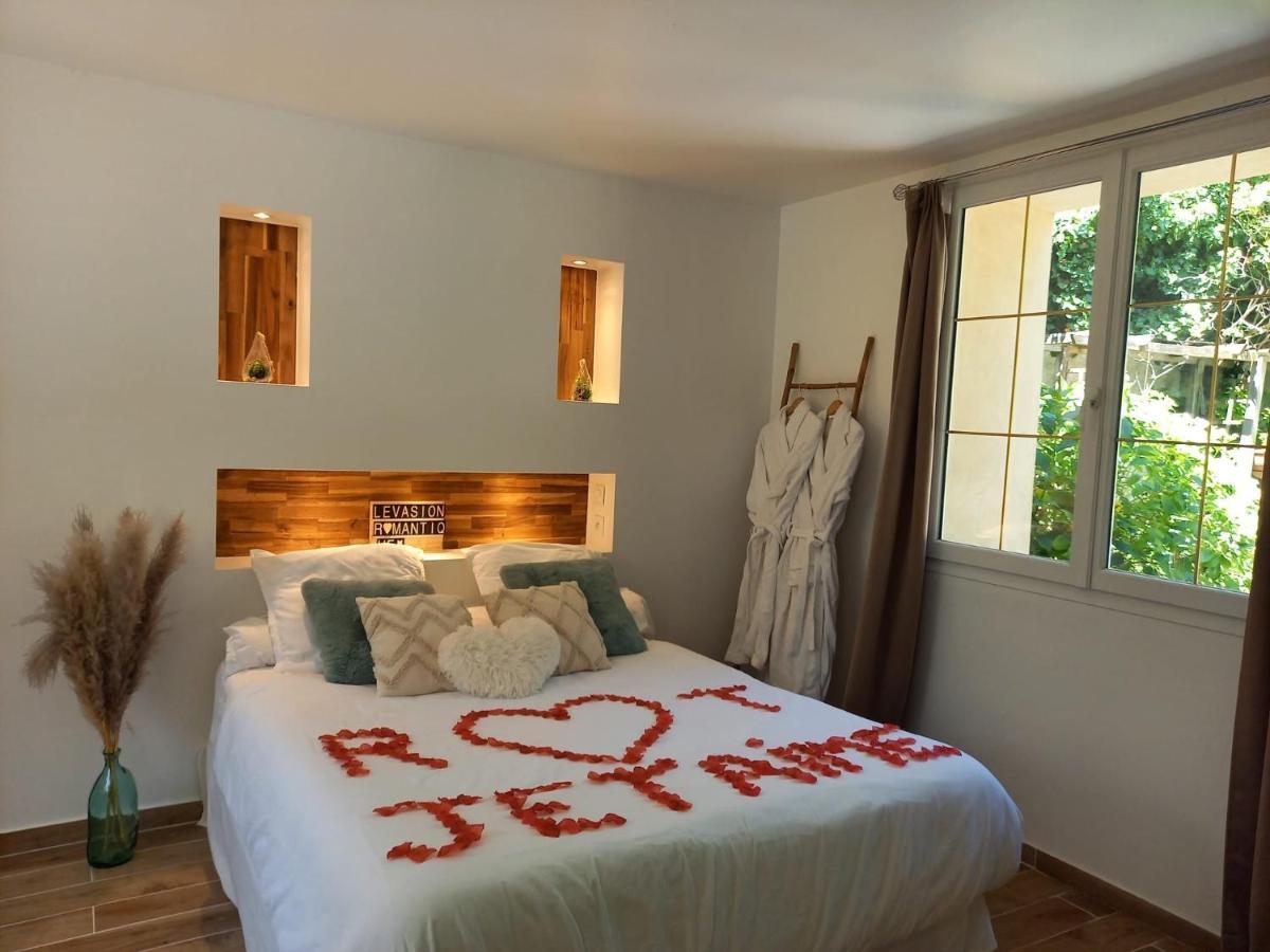 Suite De Charme Avec Jacuzzi Et Jardin Privatif Paris Au Calme Saint-Prix  Exterior foto