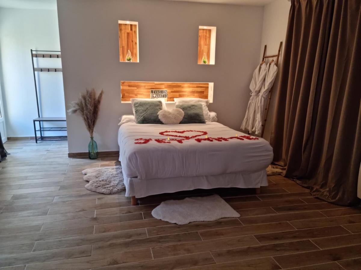 Suite De Charme Avec Jacuzzi Et Jardin Privatif Paris Au Calme Saint-Prix  Exterior foto