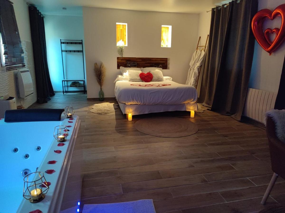 Suite De Charme Avec Jacuzzi Et Jardin Privatif Paris Au Calme Saint-Prix  Exterior foto