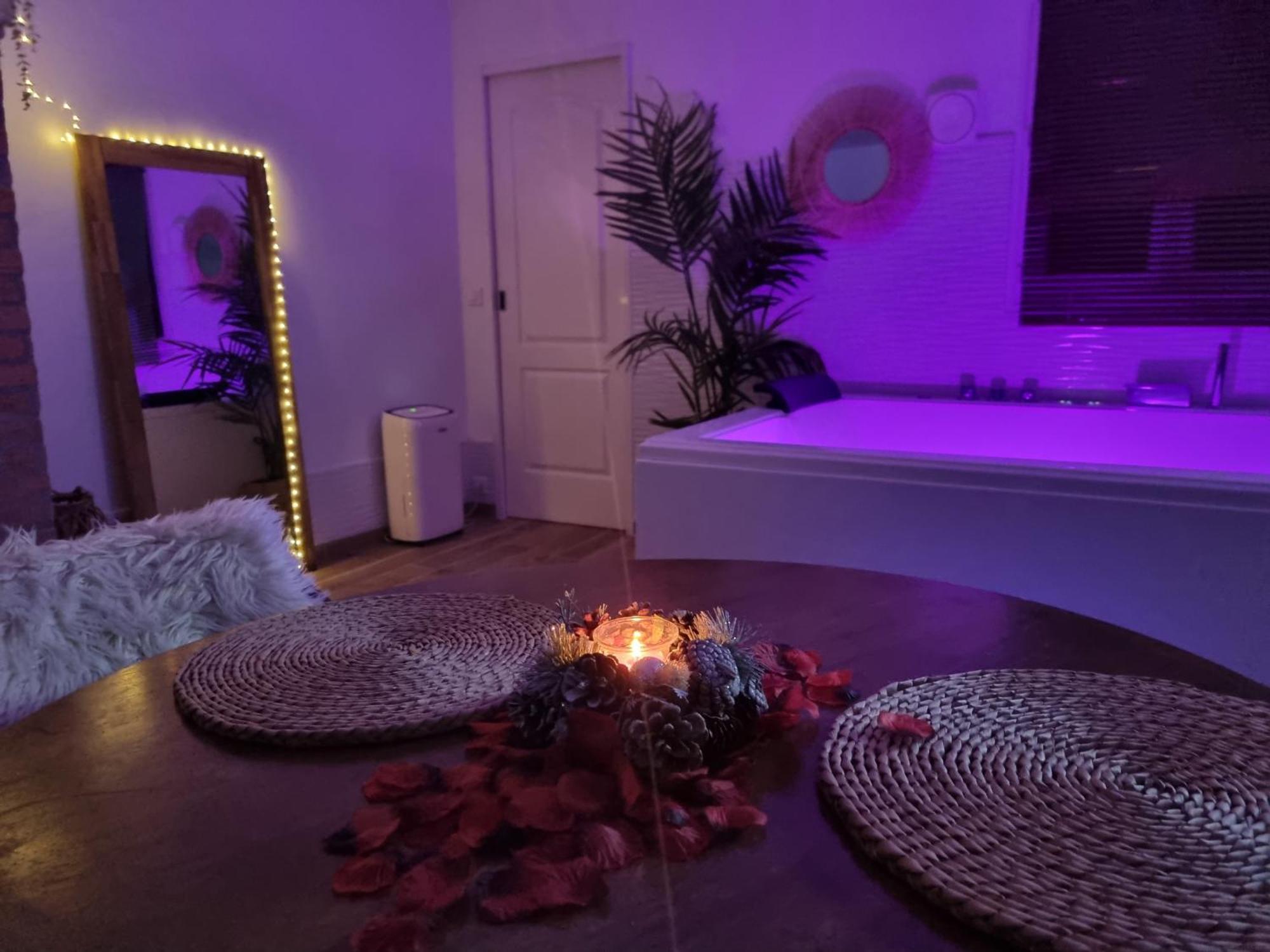 Suite De Charme Avec Jacuzzi Et Jardin Privatif Paris Au Calme Saint-Prix  Exterior foto