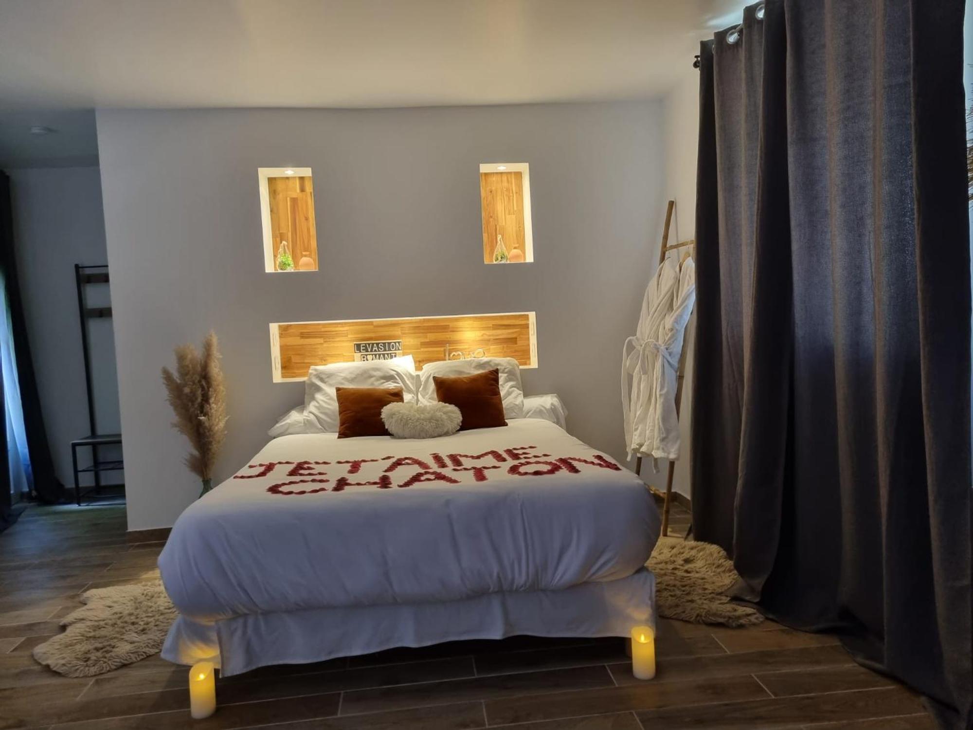 Suite De Charme Avec Jacuzzi Et Jardin Privatif Paris Au Calme Saint-Prix  Exterior foto