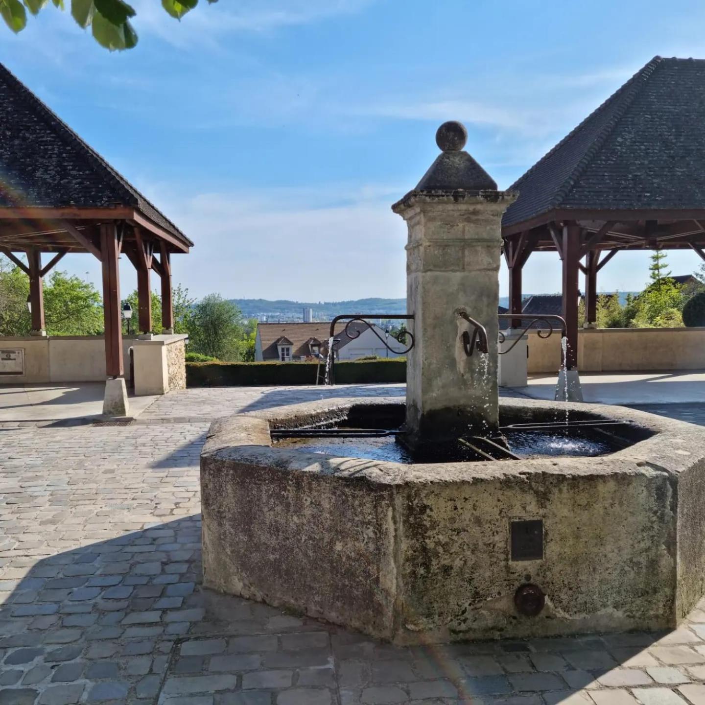 Suite De Charme Avec Jacuzzi Et Jardin Privatif Paris Au Calme Saint-Prix  Exterior foto