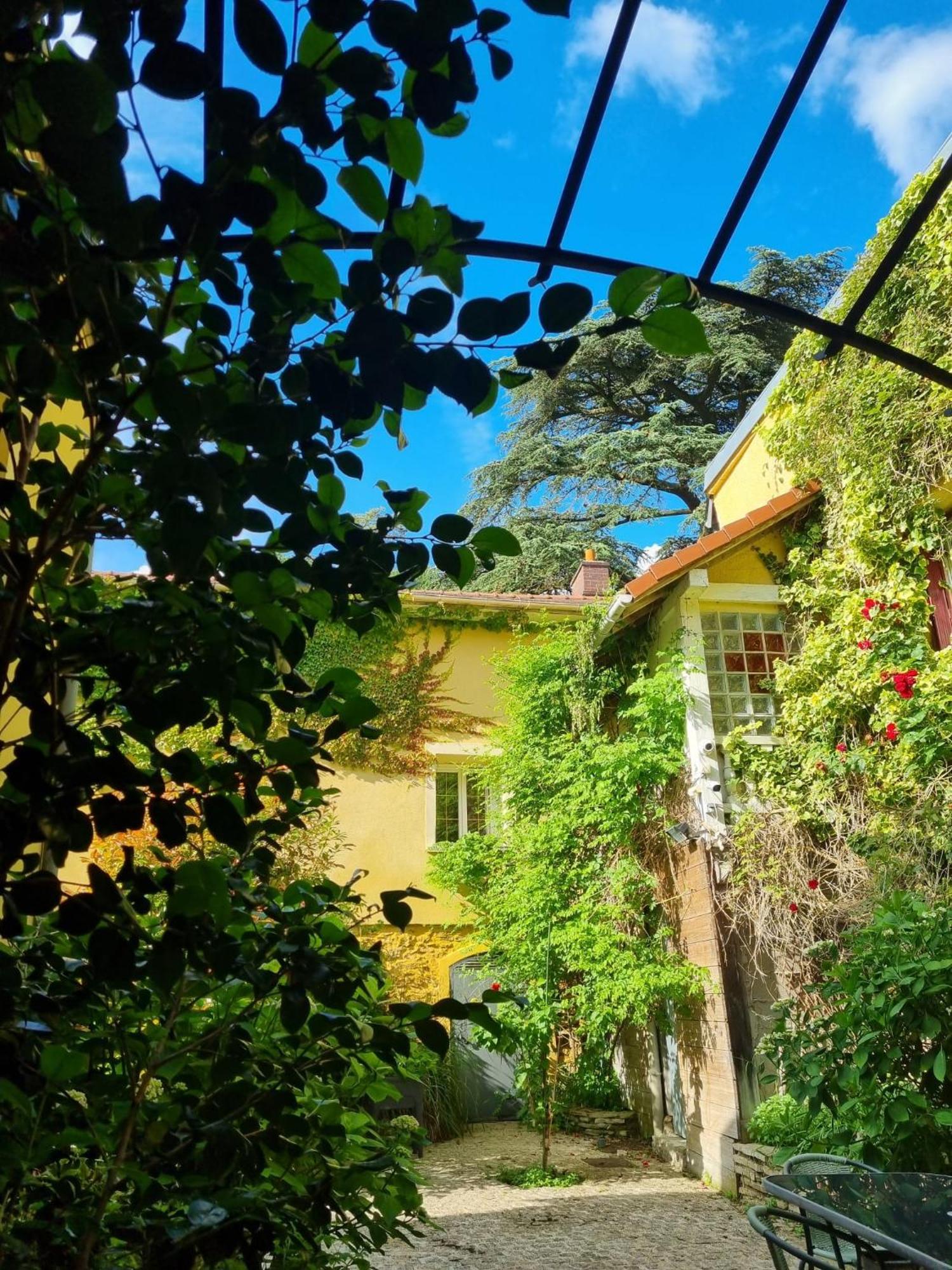 Suite De Charme Avec Jacuzzi Et Jardin Privatif Paris Au Calme Saint-Prix  Exterior foto