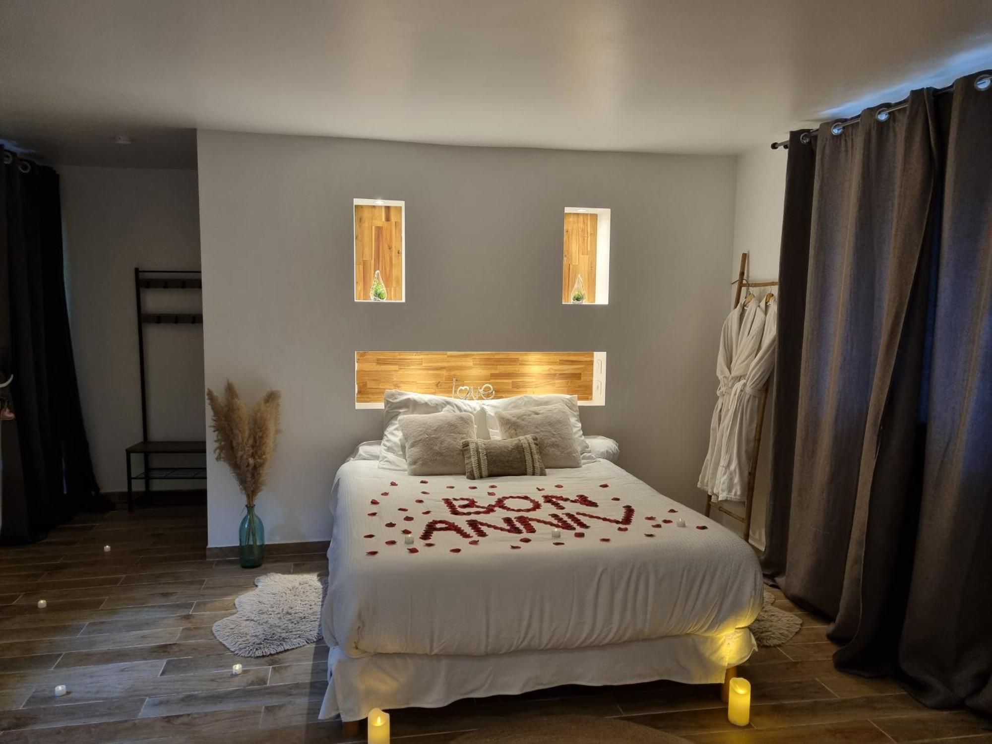 Suite De Charme Avec Jacuzzi Et Jardin Privatif Paris Au Calme Saint-Prix  Exterior foto
