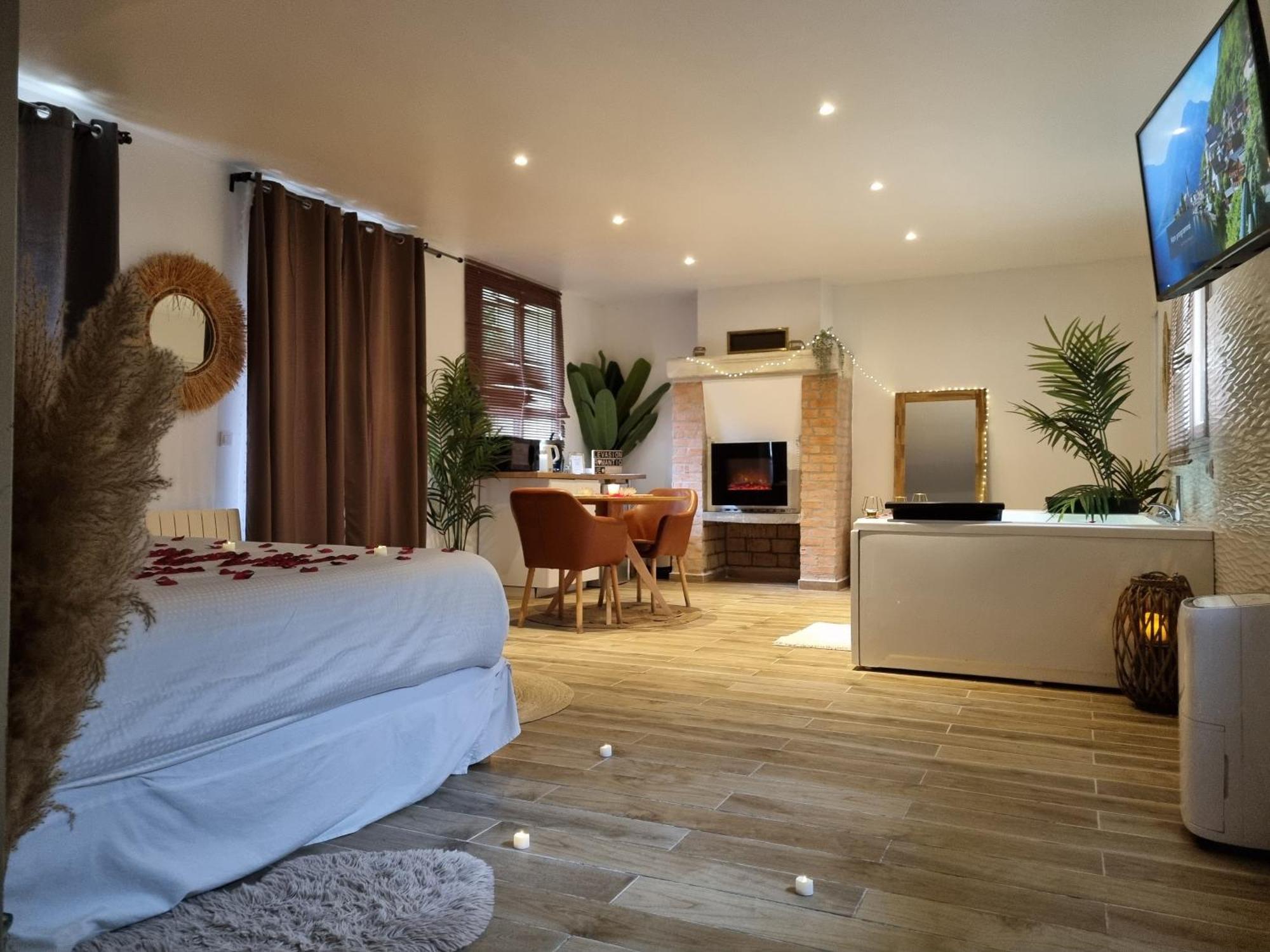 Suite De Charme Avec Jacuzzi Et Jardin Privatif Paris Au Calme Saint-Prix  Exterior foto