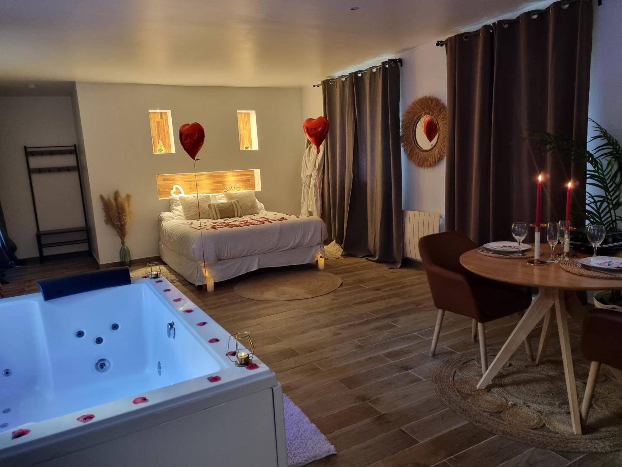 Suite De Charme Avec Jacuzzi Et Jardin Privatif Paris Au Calme Saint-Prix  Exterior foto