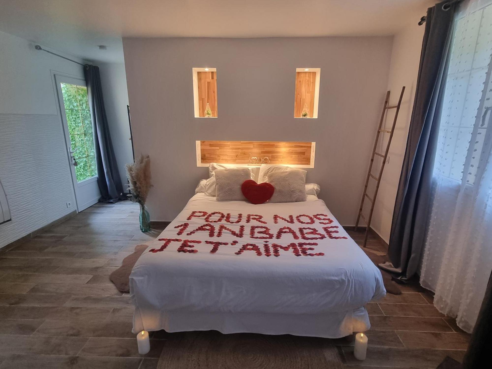 Suite De Charme Avec Jacuzzi Et Jardin Privatif Paris Au Calme Saint-Prix  Exterior foto